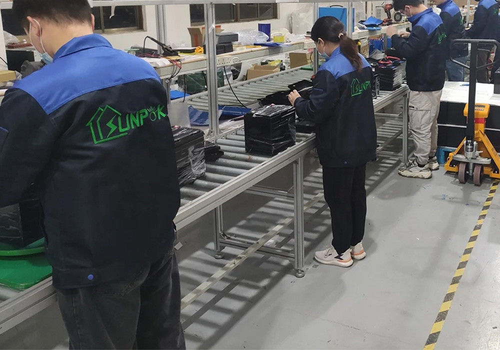Off-Grid All-in-One Ess Eu Warehouse Gebouwd in 5,12Kwh 50Ah 200Ah 100Ah 51.2V 5kw Inverterbatterij